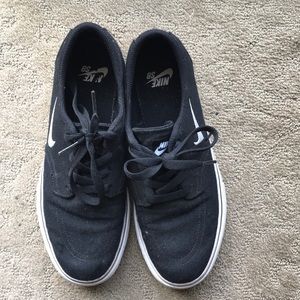 Nike SB barely worn sneakers